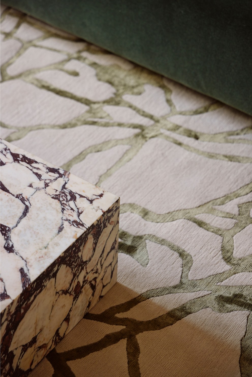 Redcliffe Gardens  | Breccia Viola Marble and The Rug Company | Interior Designers